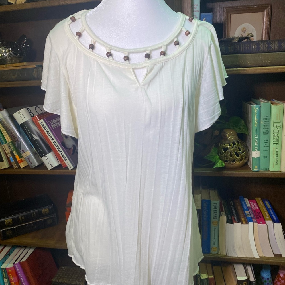 New York Laundry Chic White Blouse with Delicate Details